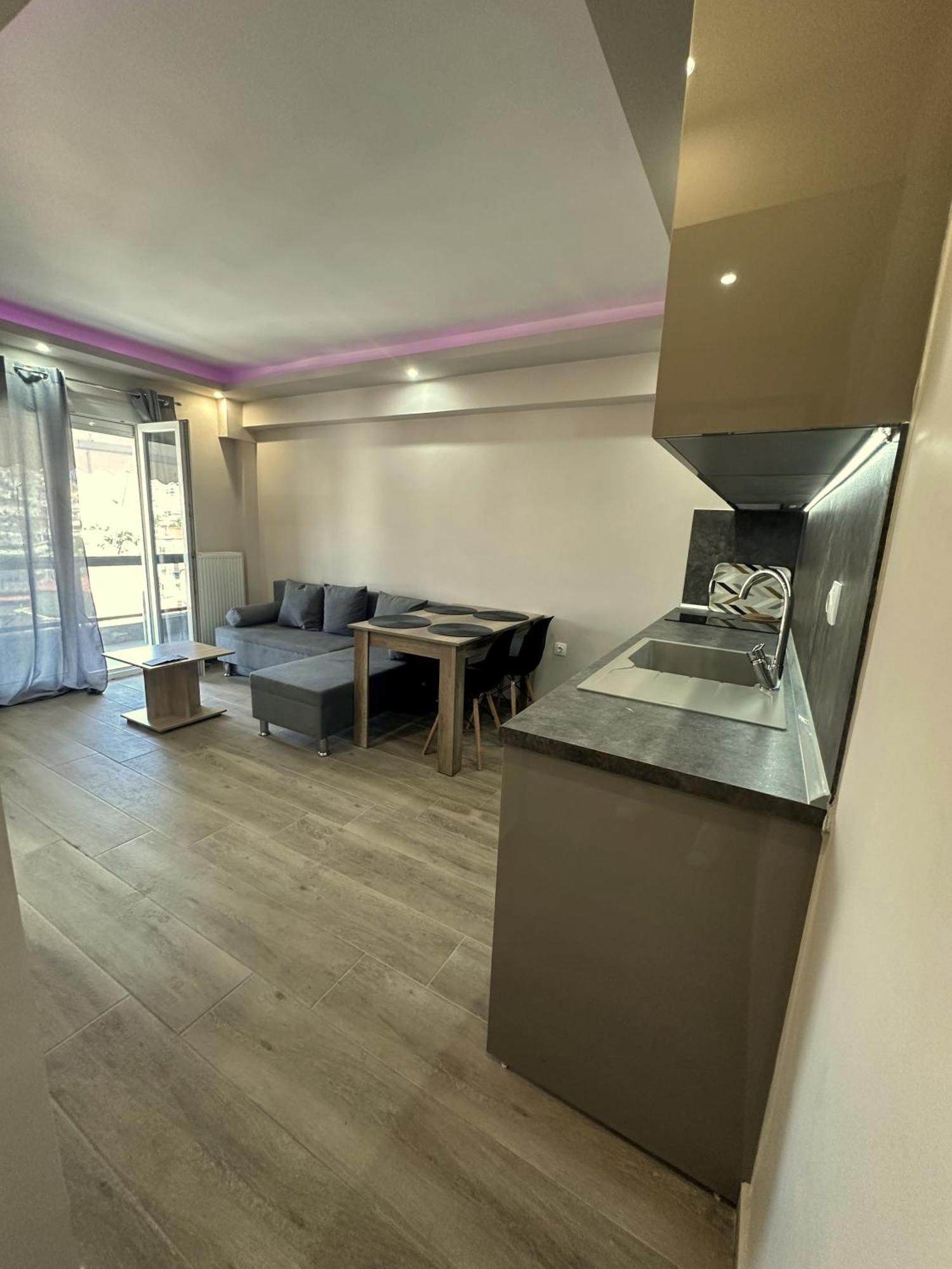 Minimalist Apartments W/ View Thessaloniki Exterior photo